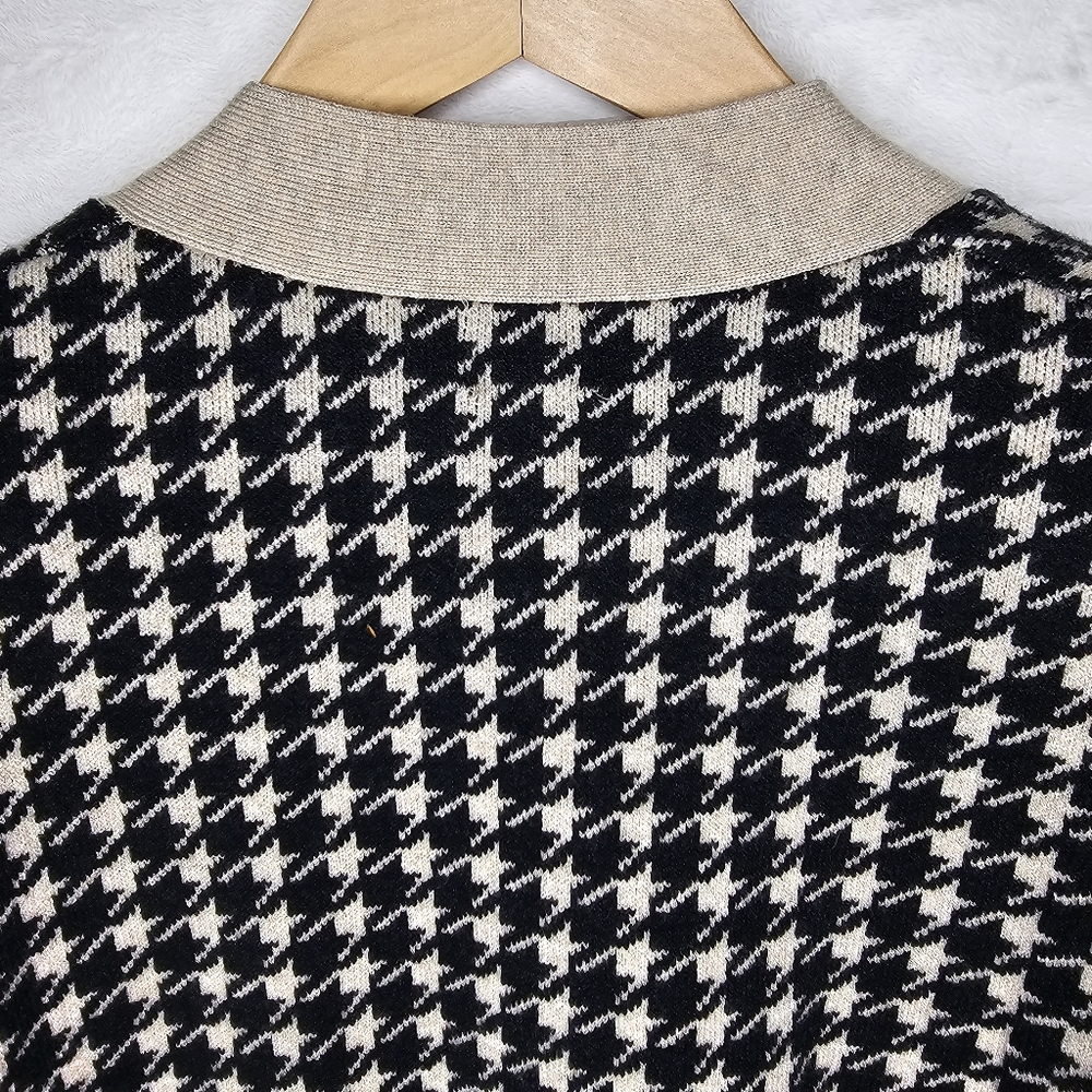 NWT Women's Medium Cozy Knit Houndstooth Cardigan Scottish, Tradition, Old Money - Picture 7 of 15